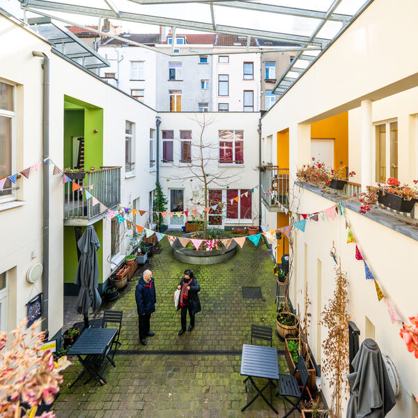 Binnenkoer Maison Biloba Huis